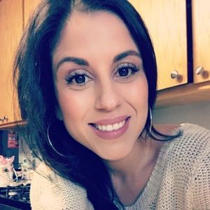 Meet your Posher, Alejandra